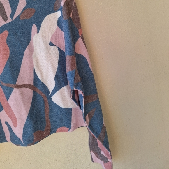 Chaser Brand Sweatshirt Pullover Abstract floral printed Size S - Picture 6 of 6